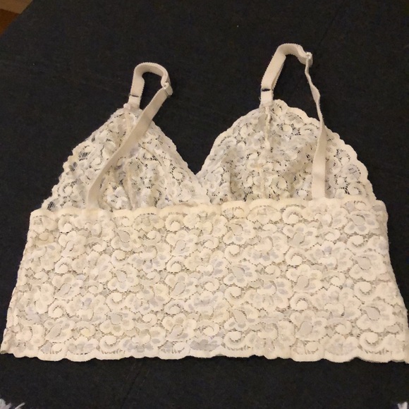 Lacy Bralette. Medium. - Picture 5 of 8